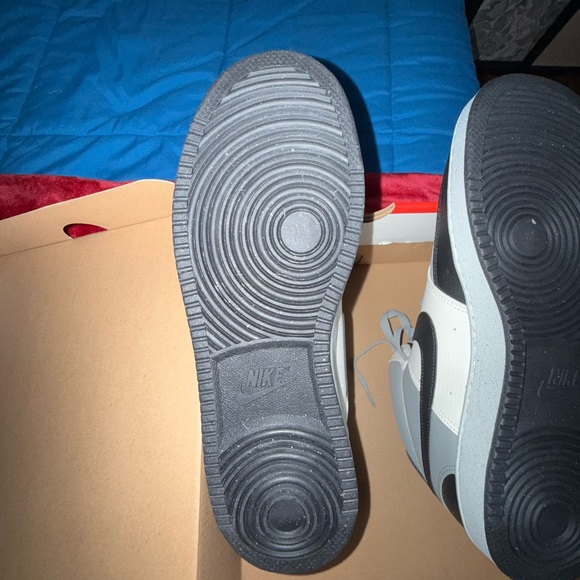 Nike Men's White and Black High-Top Sneakers - Picture 4 of 7